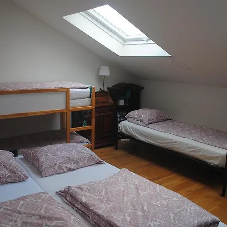 לינה וארוחת בוקר Bohemian House