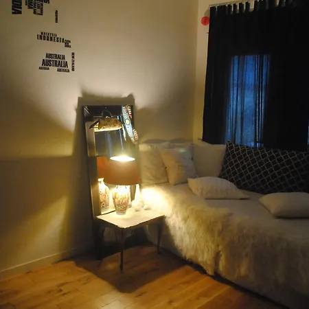 לינה וארוחת בוקר Bohemian House