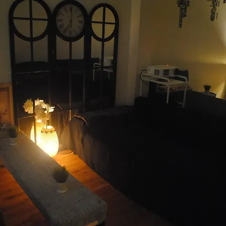 לינה וארוחת בוקר Bohemian House אנטוורפן